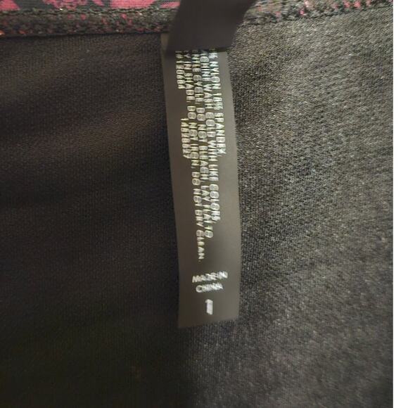 Hot Topic Maroon Sugar Skull Floral High-Waisted Swim Bottoms Plus Size - Picture 6 of 7